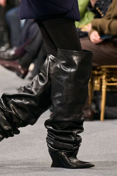 Look 60